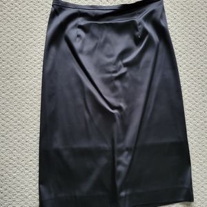 LE CHATEAU BLACK SATIN PENCIL SKIRT SIZE 5/6